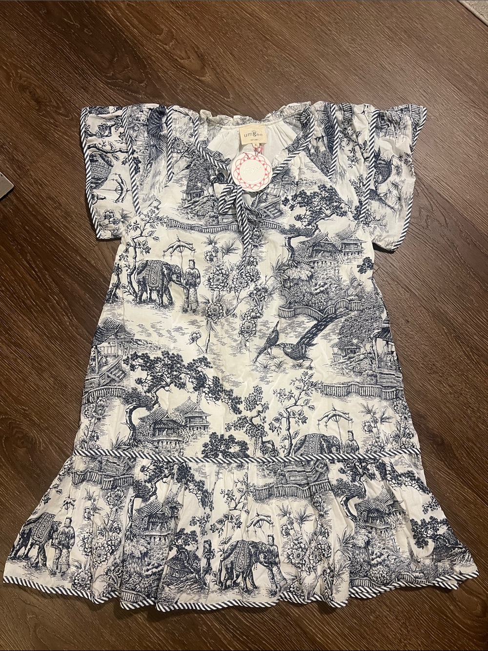 Women’s Little English White and Navy Toile dress